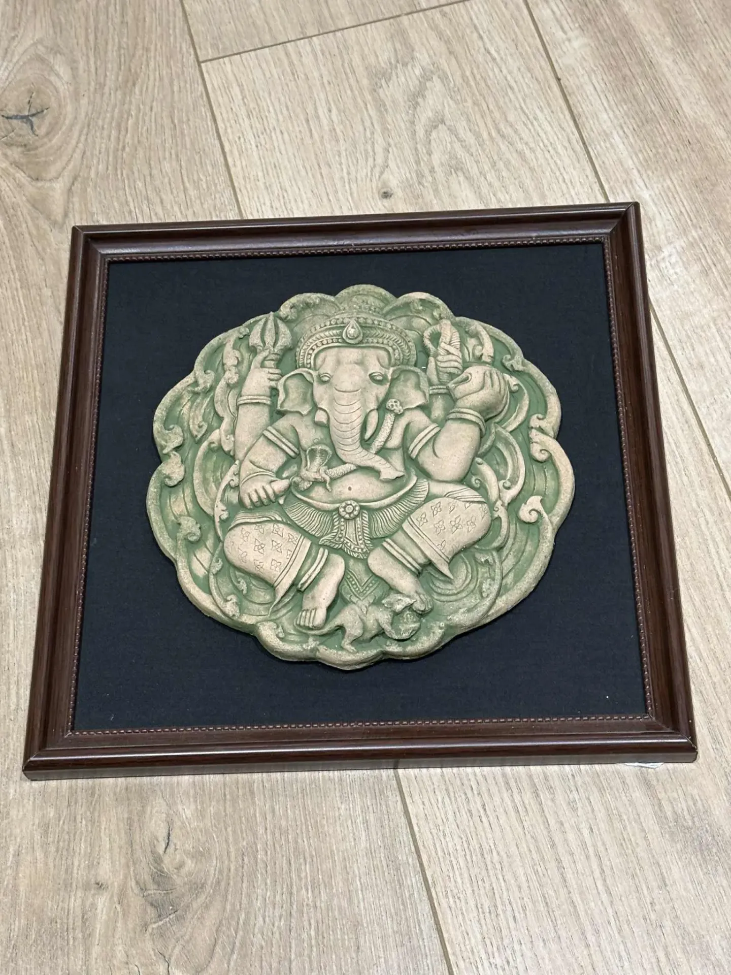 Cadre Ganesh sculpté