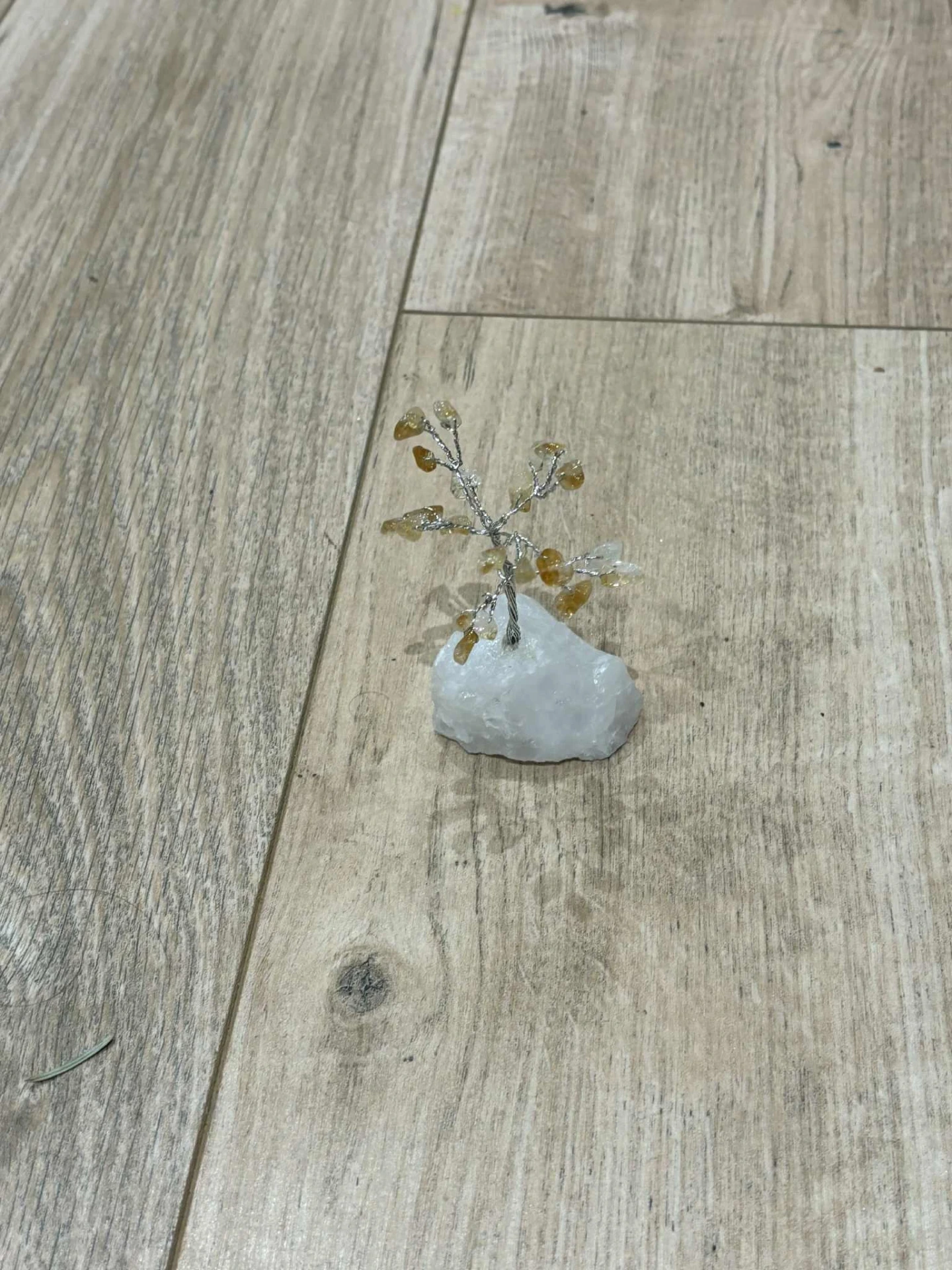 Arbre de vie en citrine sur quartz blanc