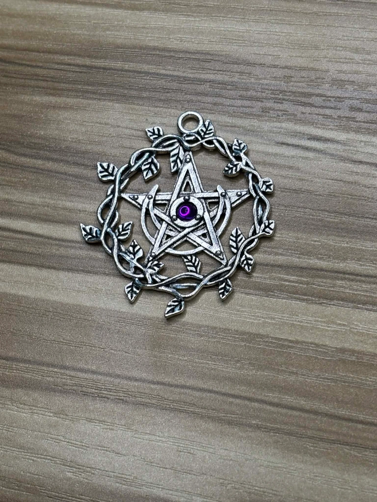 Pendentif protection sorcière