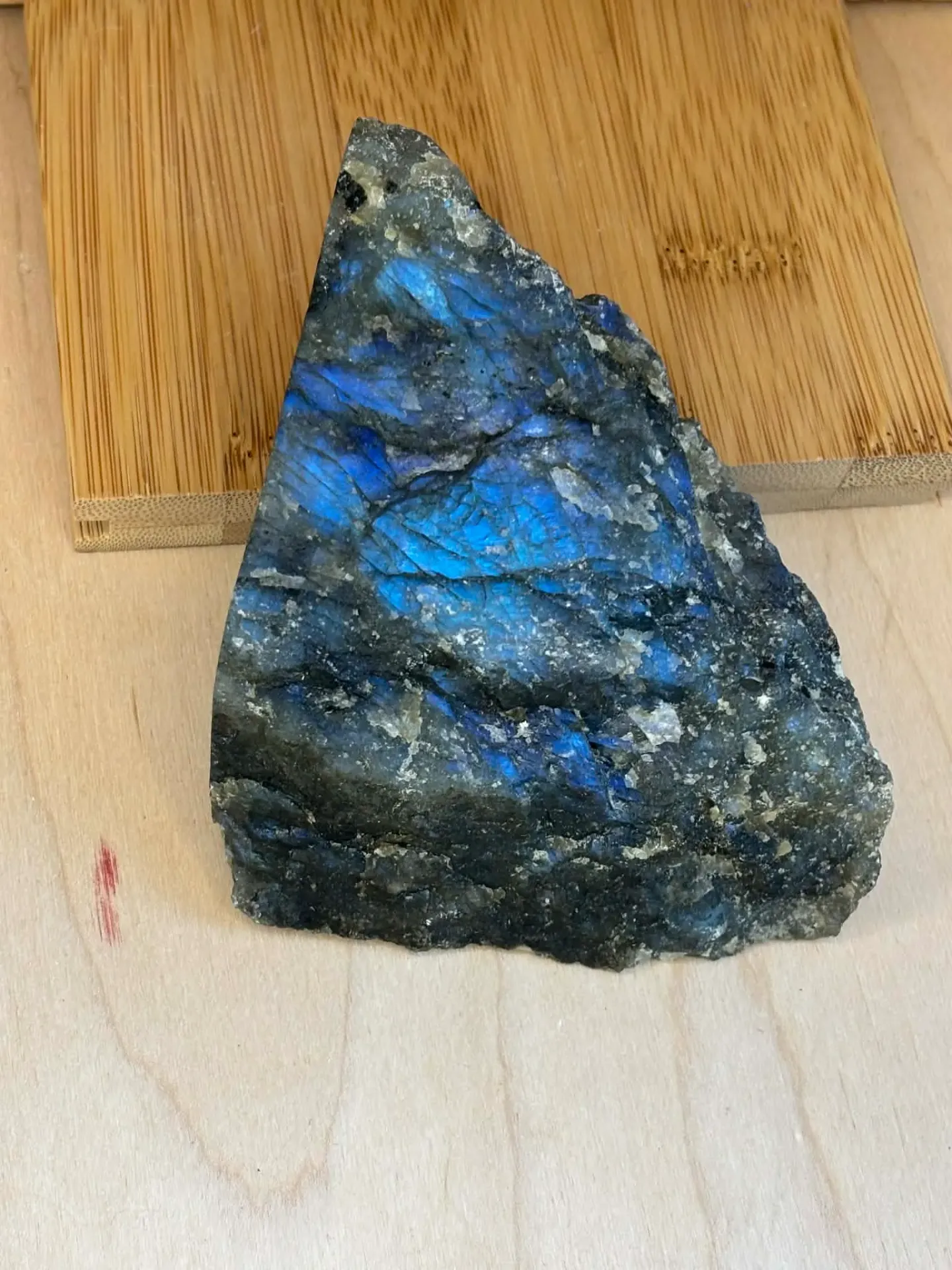 Labradorite brute