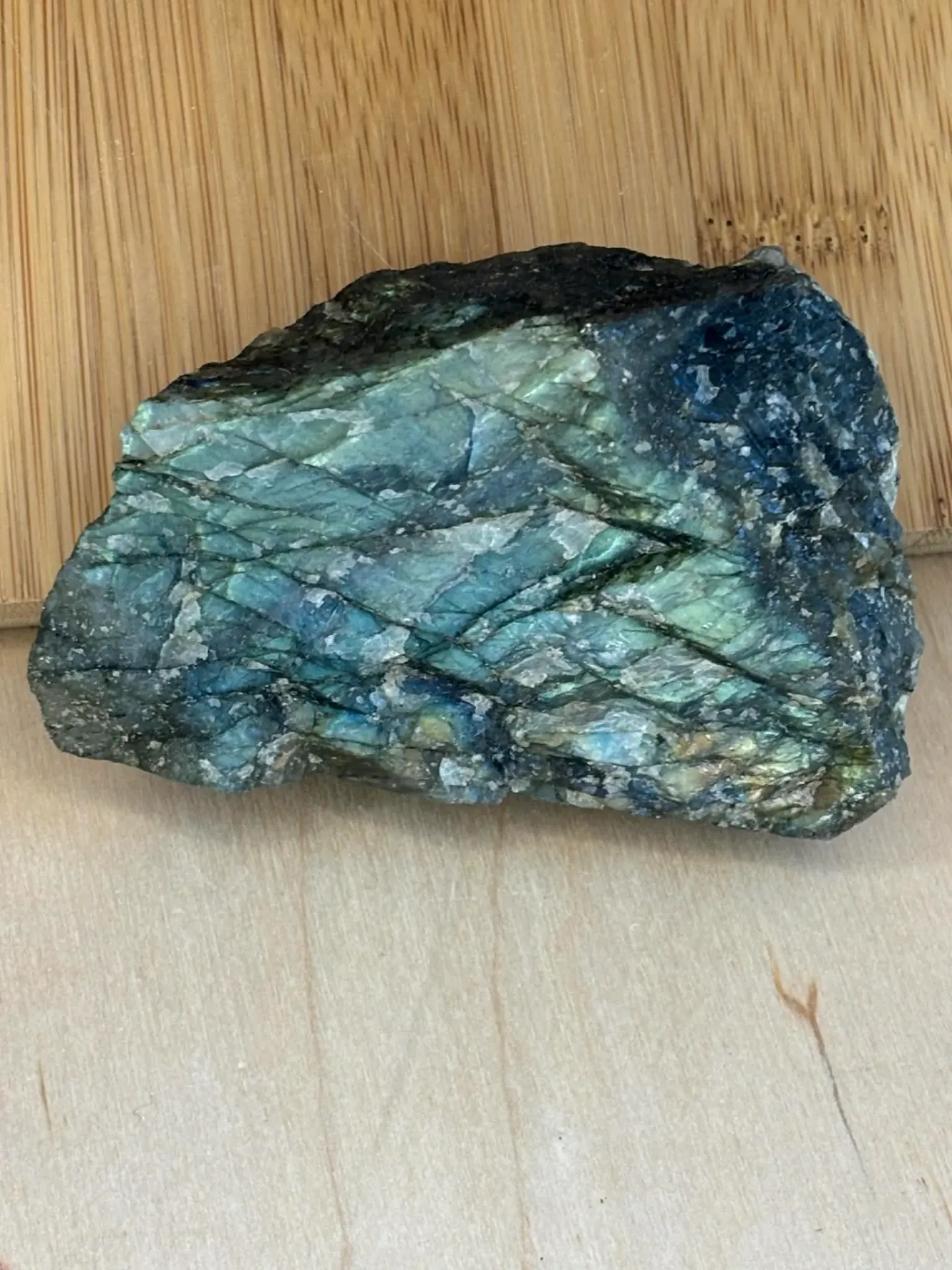 Labradorite brute