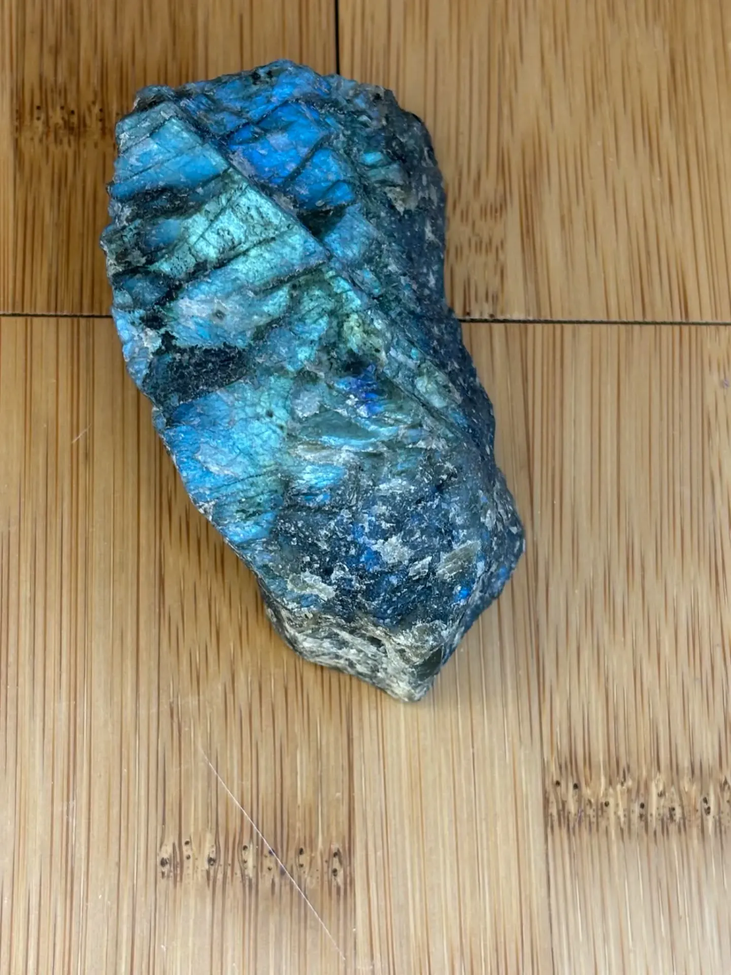 Labradorite brute