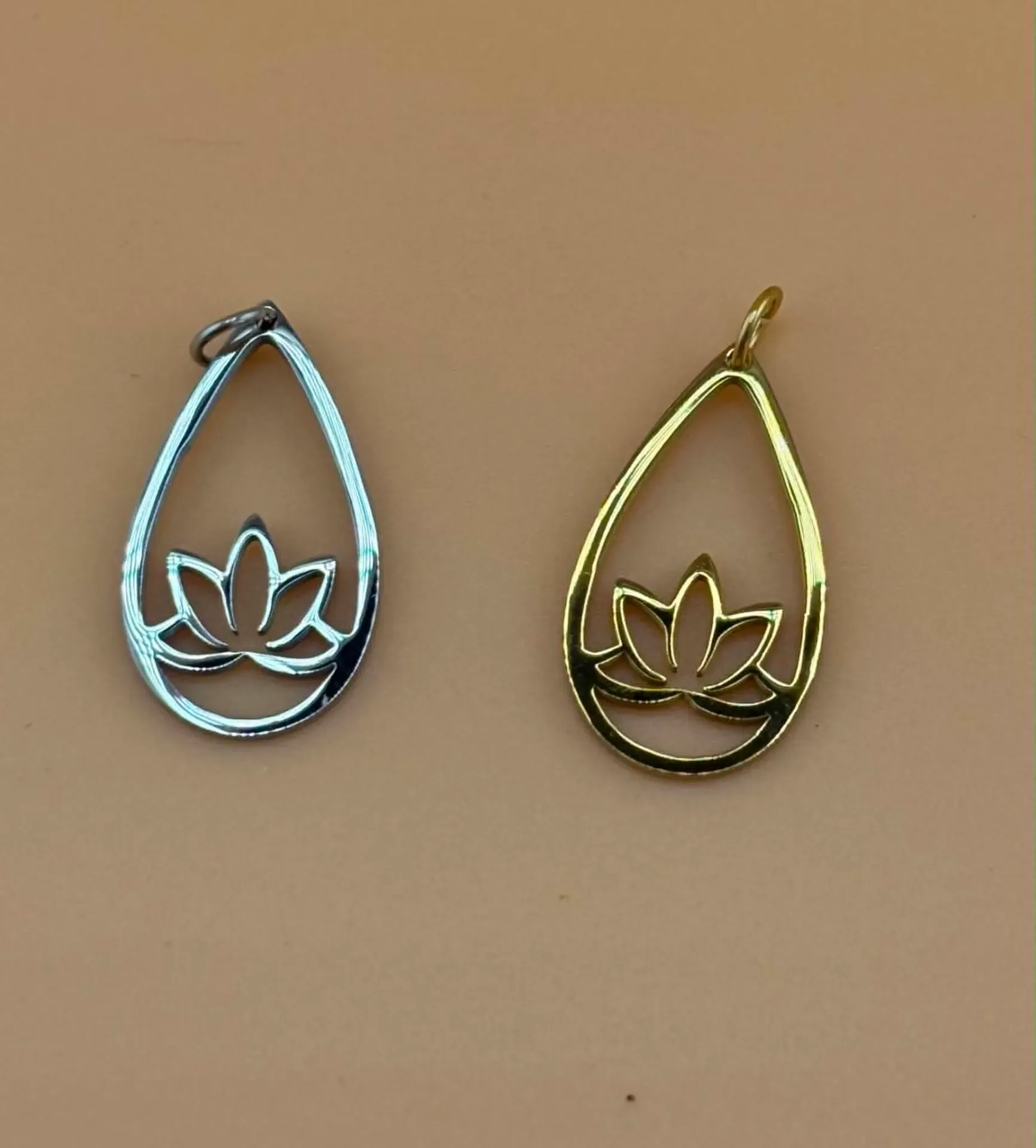 Pendentif lotus
