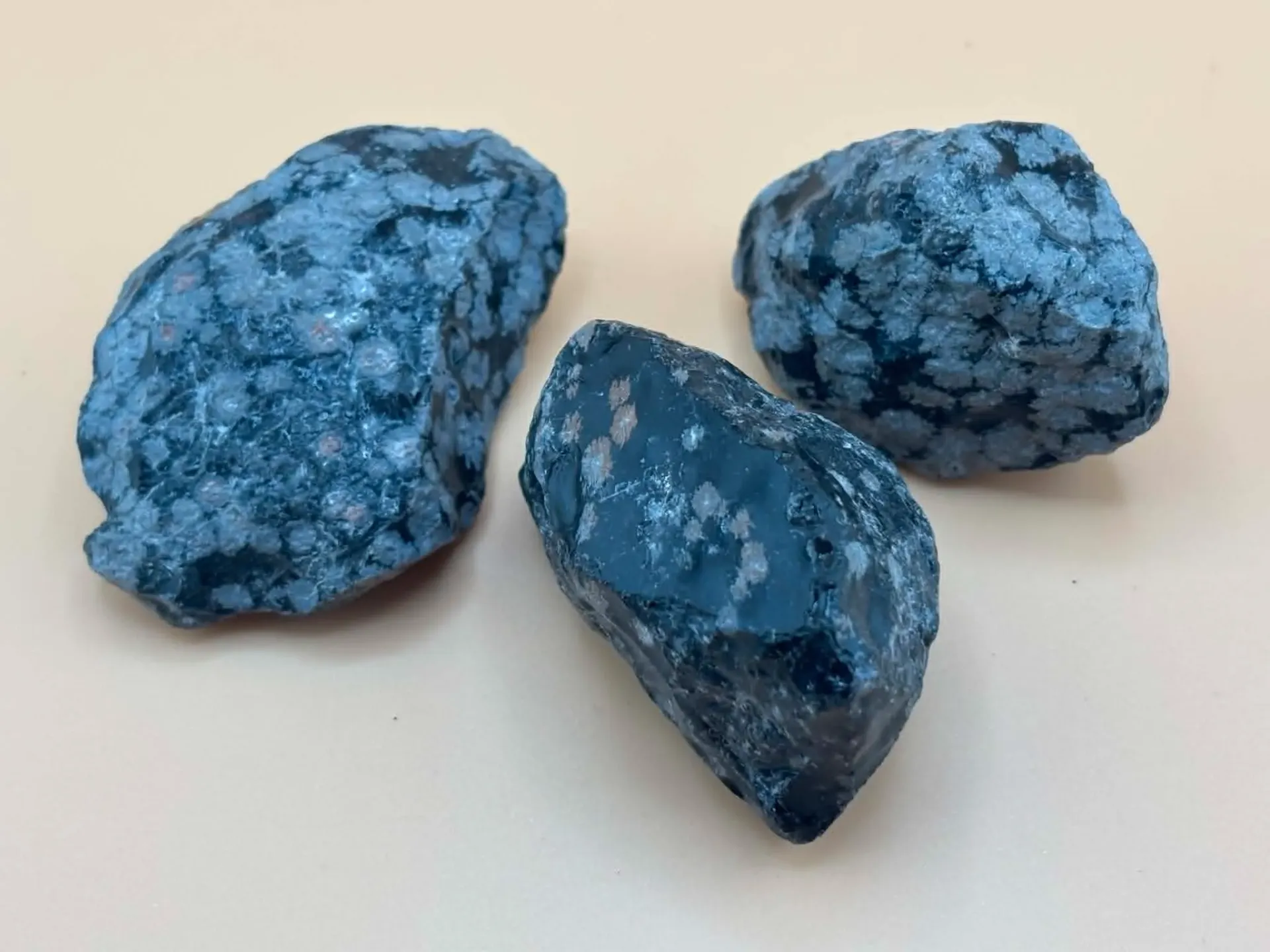 Obsidienne flocons de neige Brute
