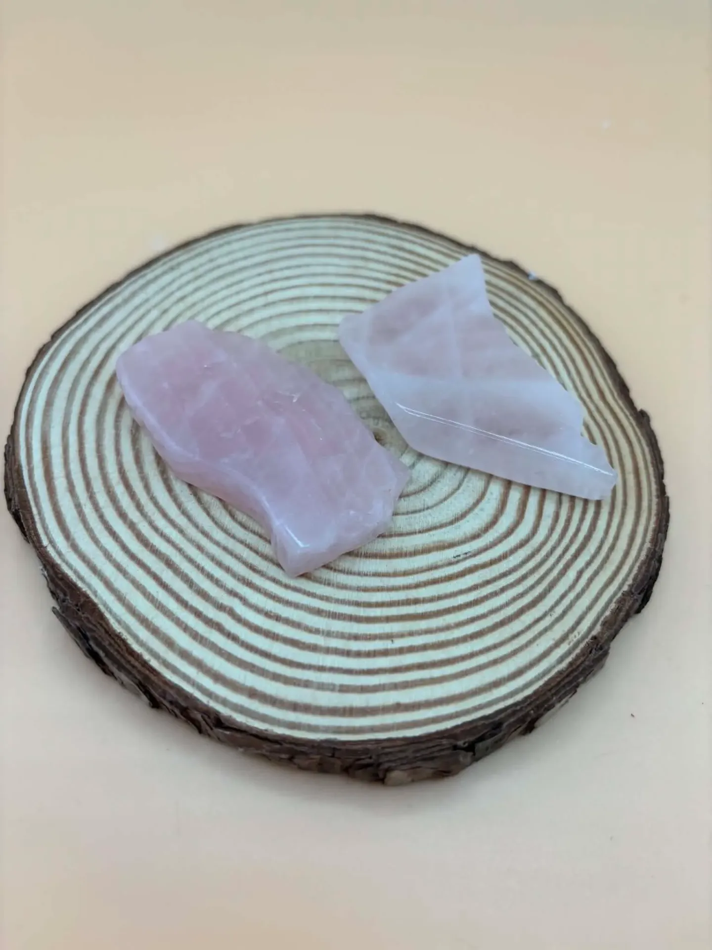 Quartz rose plaque