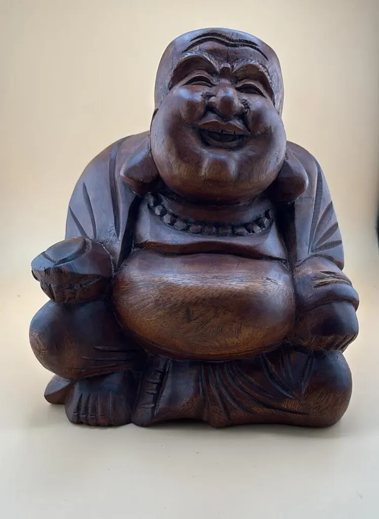 Bouddha rieur en bois de suar