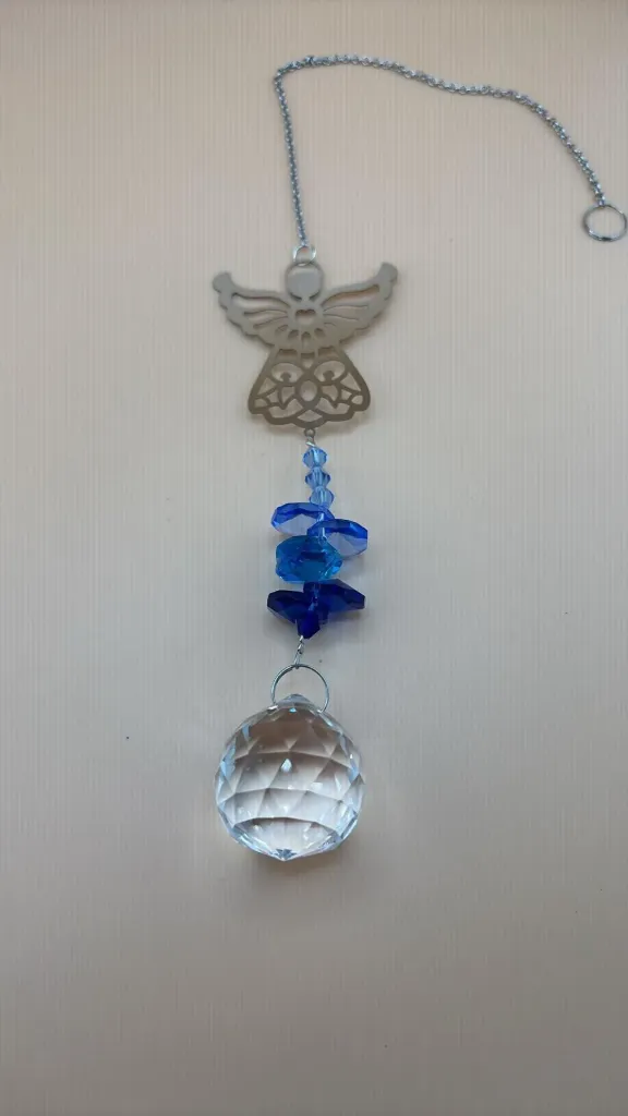 Mobile ange et cristaux bleus