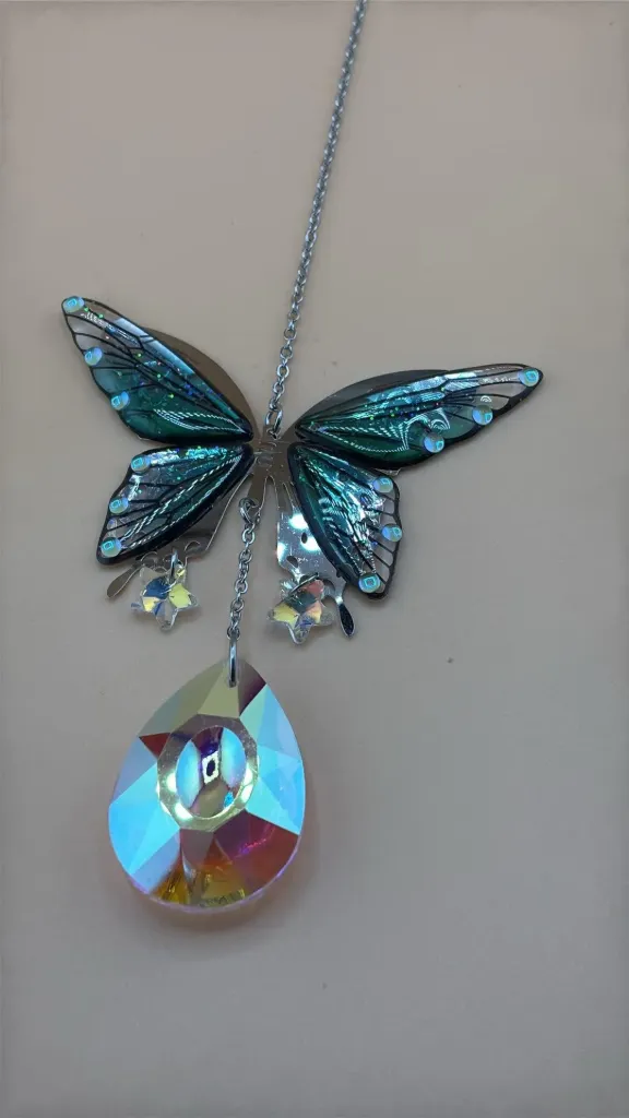 Mobile papillon et cristaux